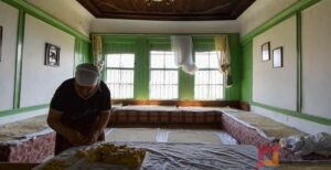 Pergatitja artizanale e trahanase, Gjirokaster. Foto Biant Cami.