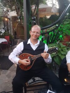 Serenata korçare. Foto Adrian Jorgji, 2021.