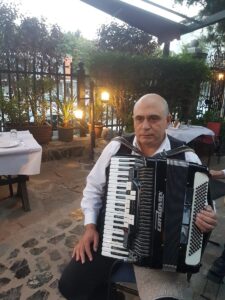 Serenata korçare. Foto Adrian Jorgji, 2021.